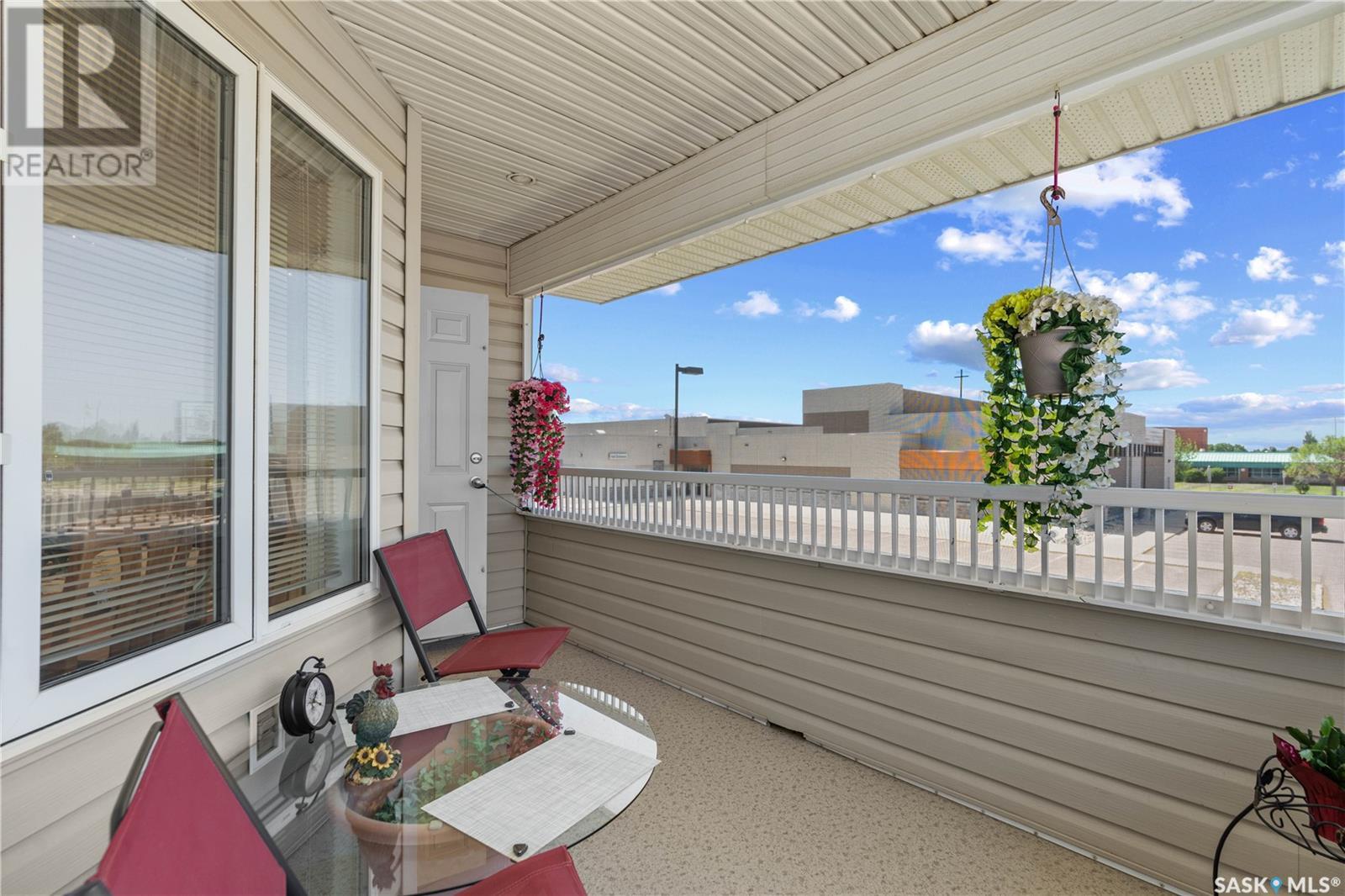 Single Family House Low rise for Sale in  Buckingham DRIVE E Regina 