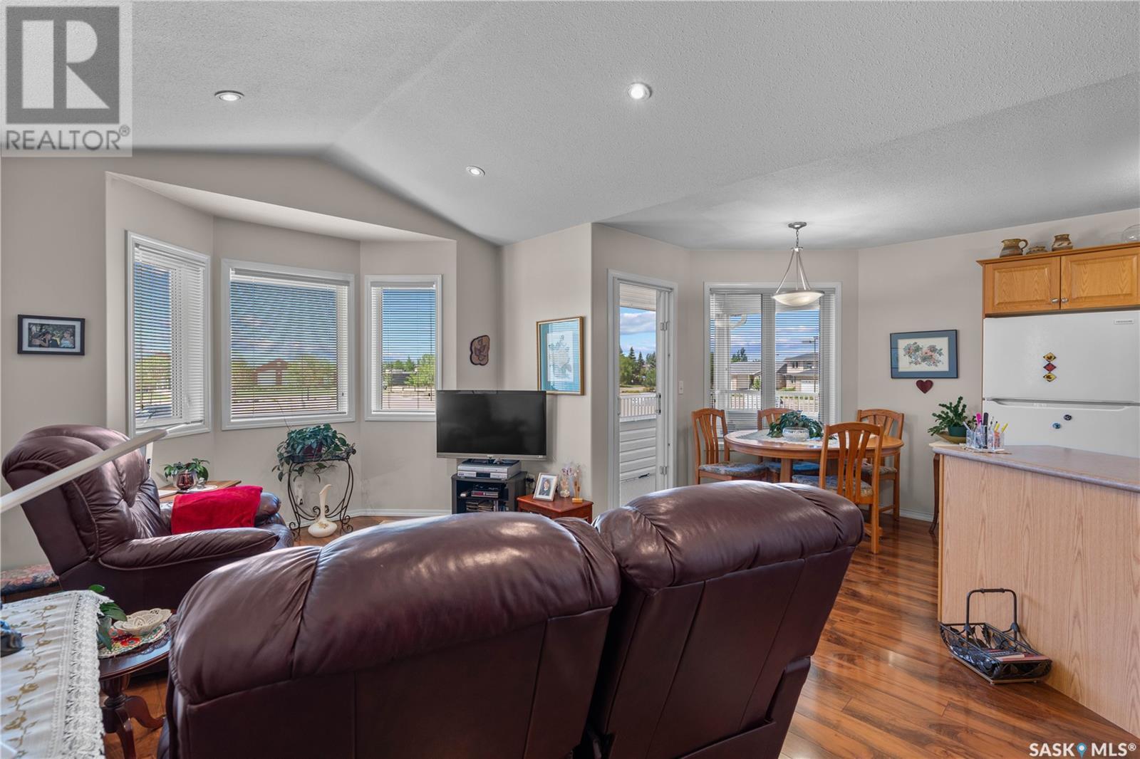 Single Family House Low rise for Sale in  Buckingham DRIVE E Regina 
