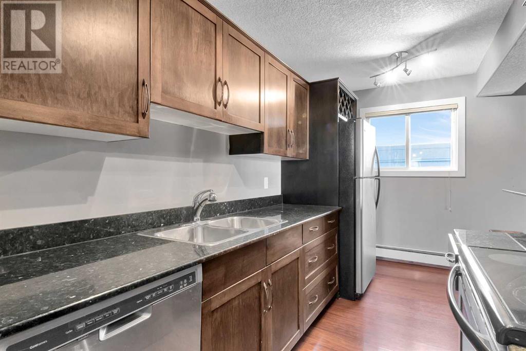 Single Family House for Sale in    Avenue NW Sunnyside Calgary 