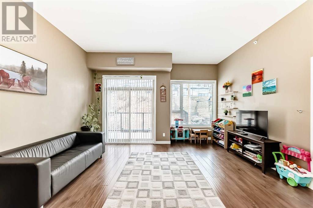 Single Family House for Sale in    Street NE Highland Park Calgary 