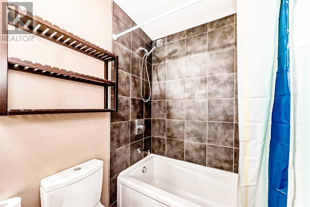 Single Family House for Sale in    Street NE Highland Park Calgary 