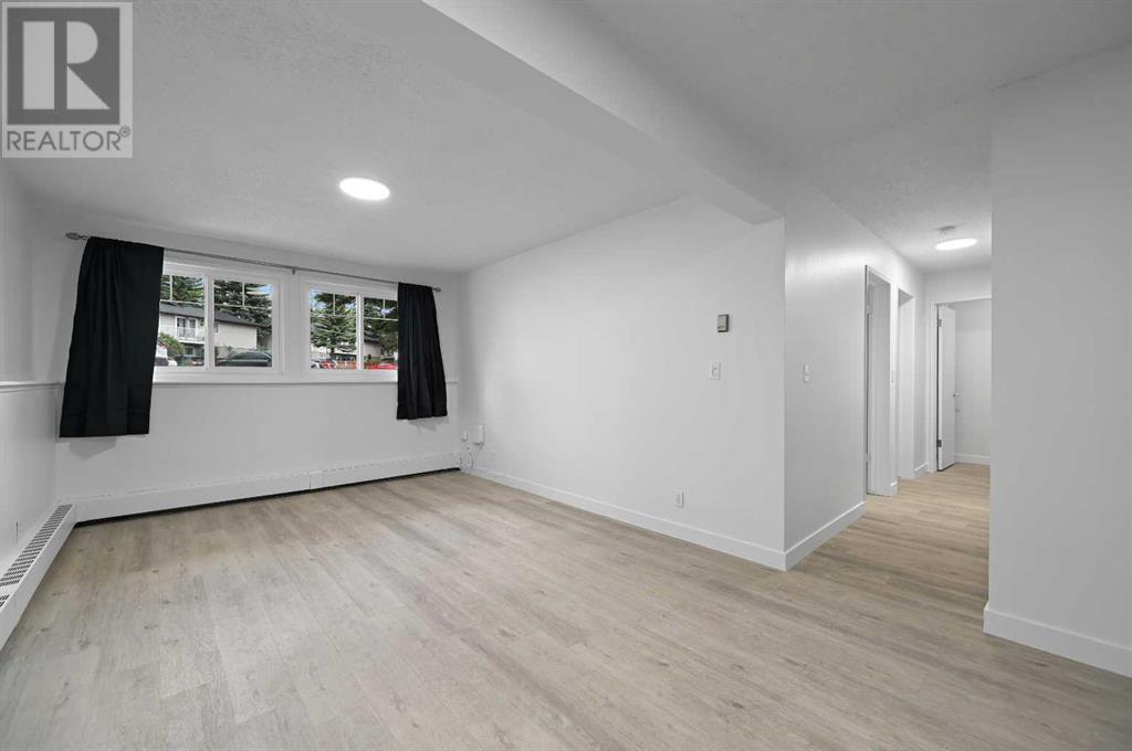 Single Family House for Sale in C  Dalton Drive NW Dalhousie Calgary 