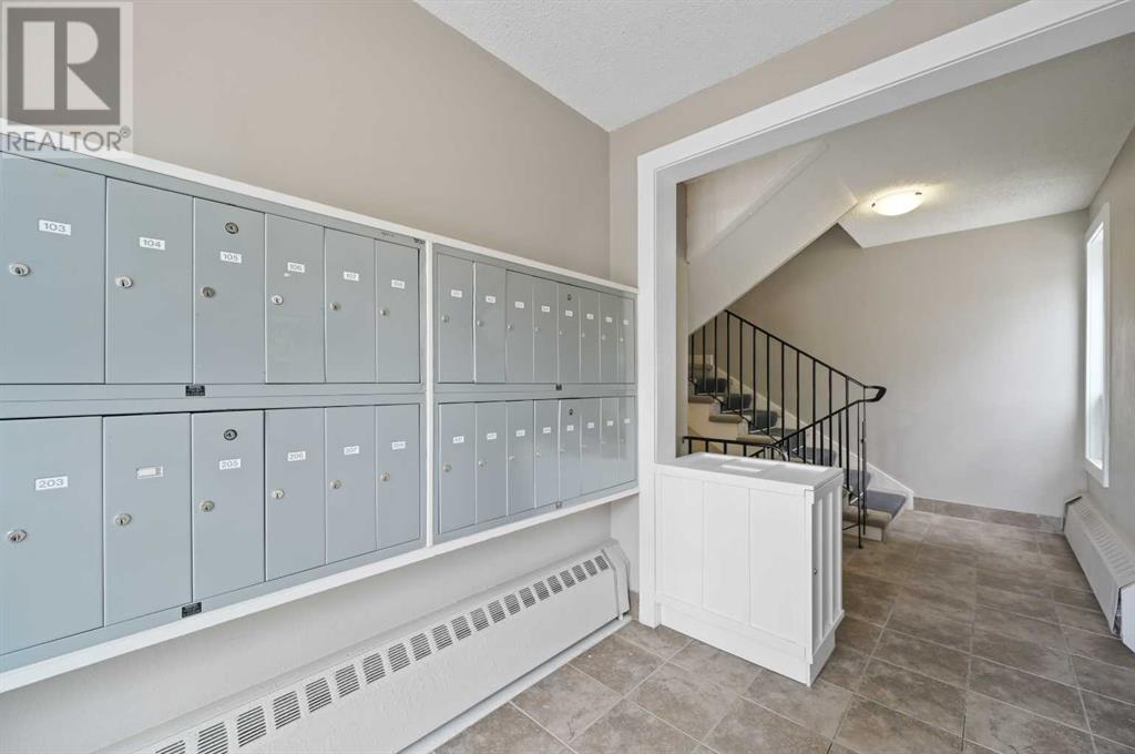 Single Family House for Sale in C  Dalton Drive NW Dalhousie Calgary 