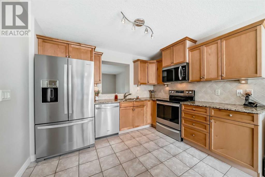 Single Family House 4 Level for Sale in  Dover Mews SE Dover Calgary 