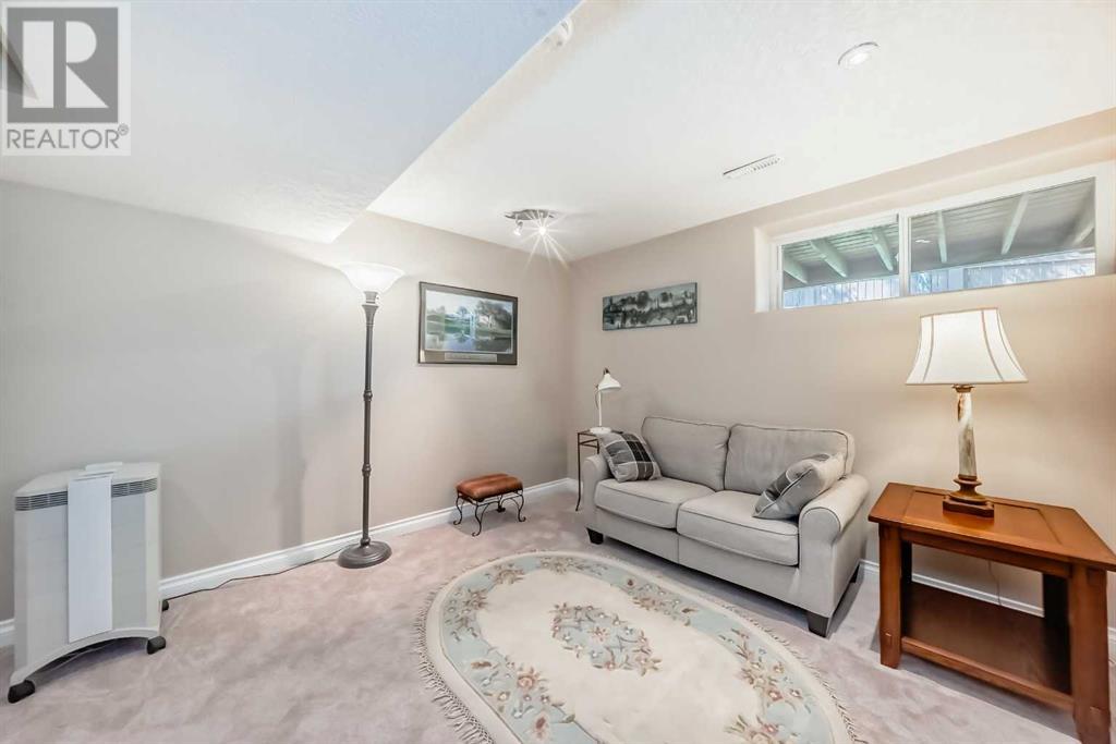 Single Family House 4 Level for Sale in  Dover Mews SE Dover Calgary 