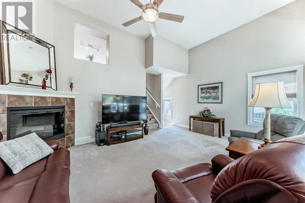 Single Family House 4 Level for Sale in  Dover Mews SE Dover Calgary 
