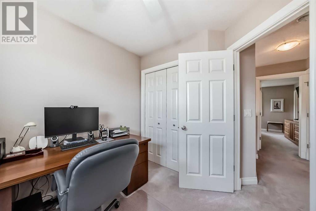 Single Family House 4 Level for Sale in  Dover Mews SE Dover Calgary 