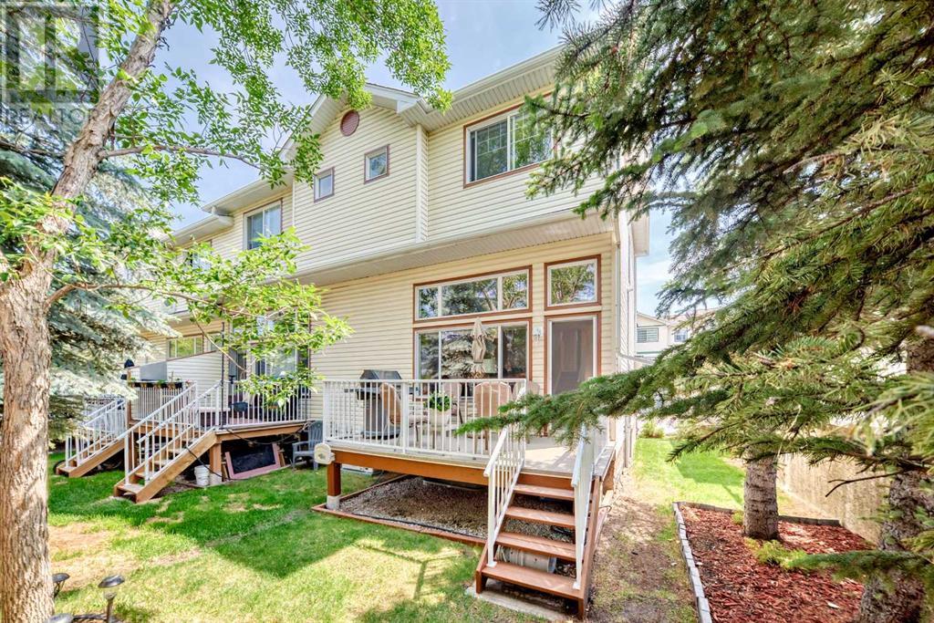 Single Family House 4 Level for Sale in  Dover Mews SE Dover Calgary 