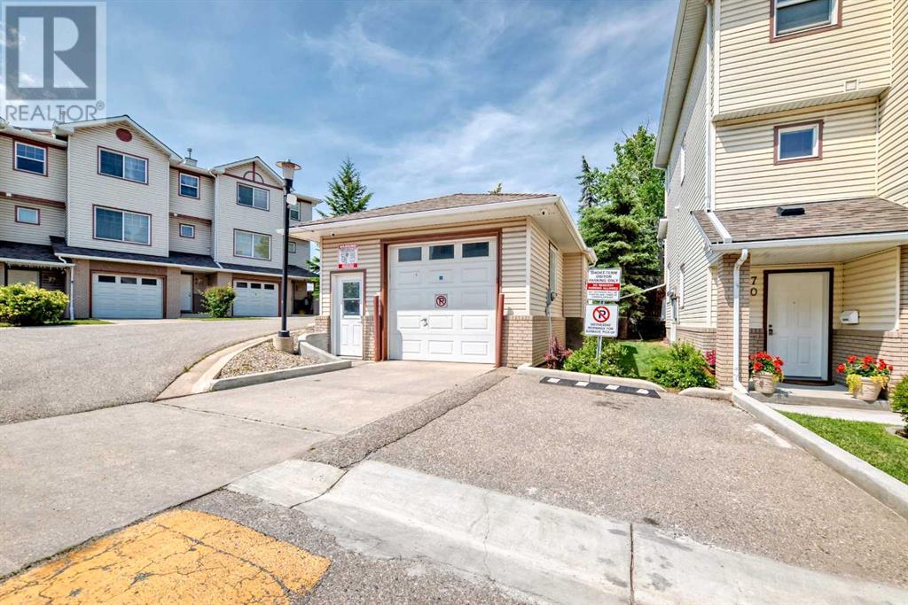 Single Family House 4 Level for Sale in  Dover Mews SE Dover Calgary 