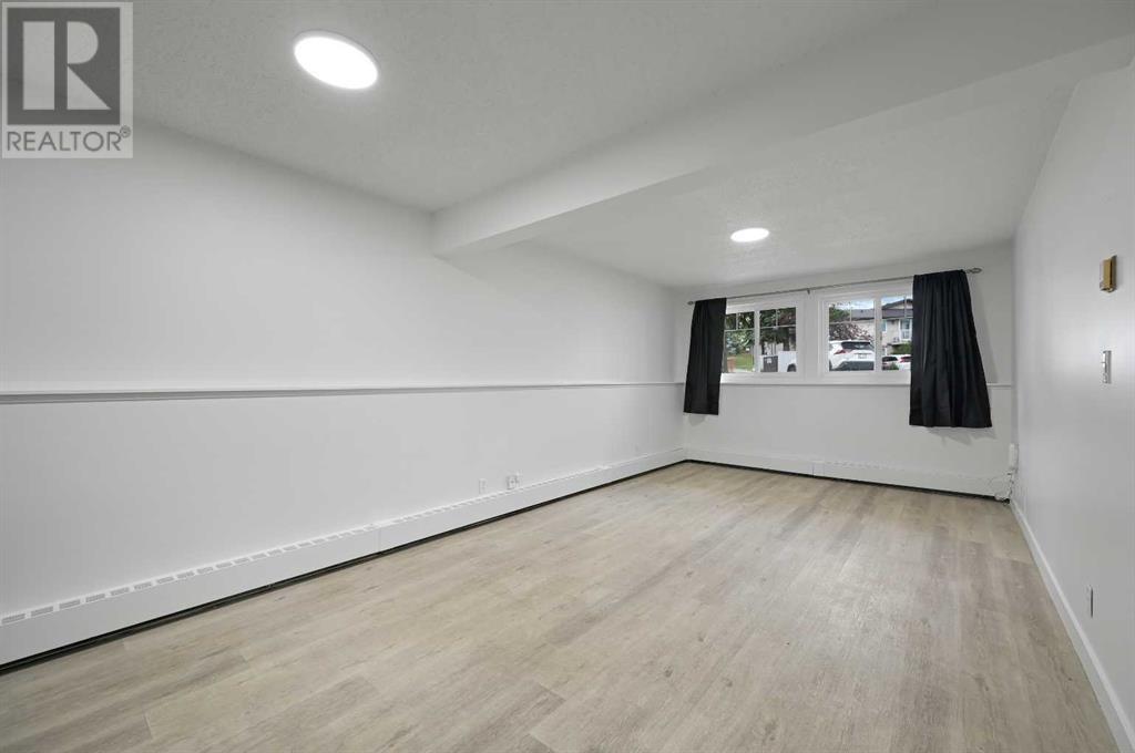 Single Family House for Sale in C  Dalton Drive NW Dalhousie Calgary 