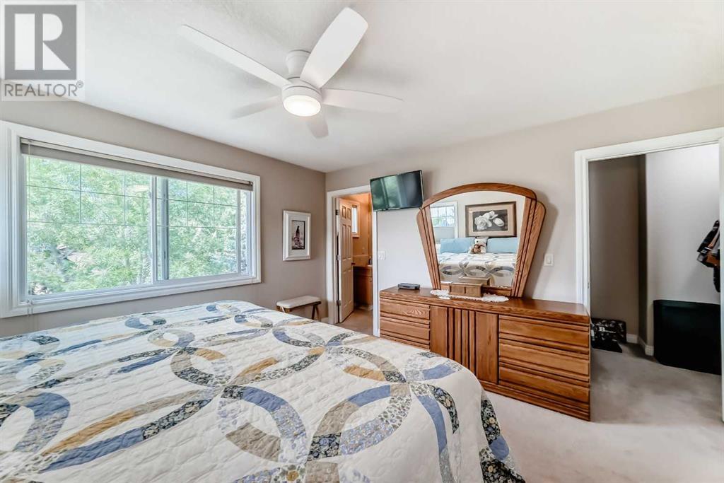 Single Family House 4 Level for Sale in  Dover Mews SE Dover Calgary 