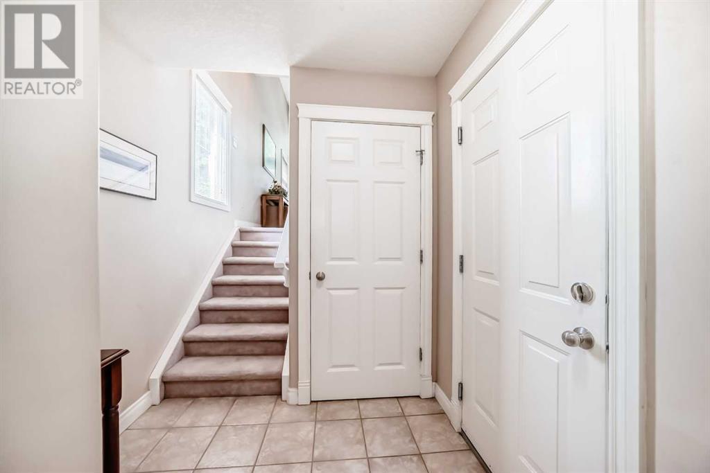 Single Family House 4 Level for Sale in  Dover Mews SE Dover Calgary 