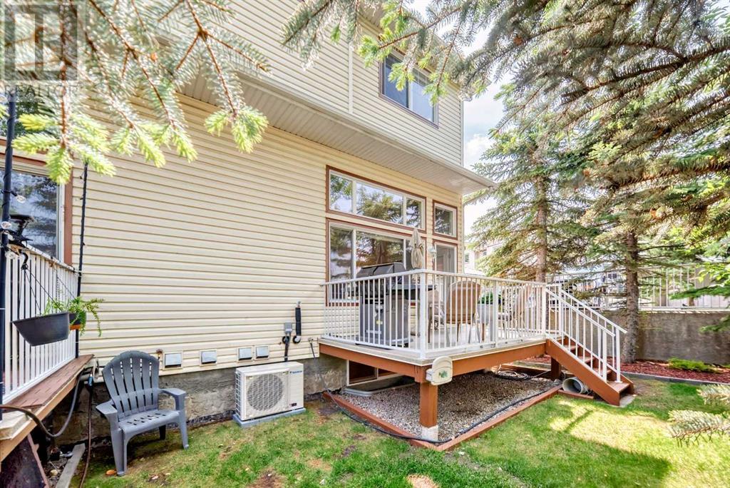 Single Family House 4 Level for Sale in  Dover Mews SE Dover Calgary 