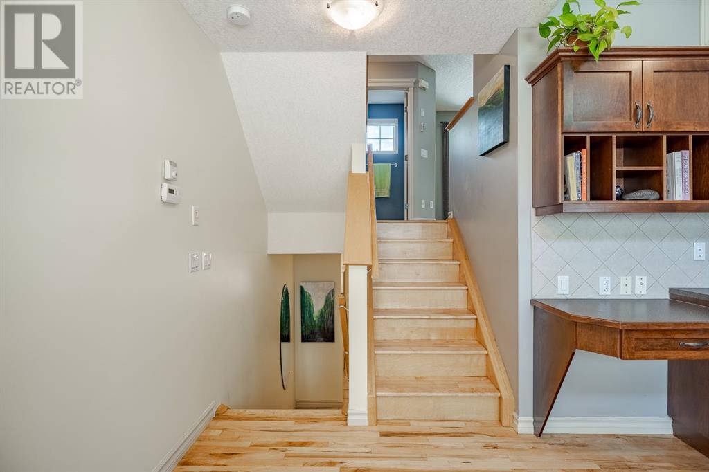 Single Family House 4 Level for Sale in  Inglewood Grove SE Inglewood Calgary 
