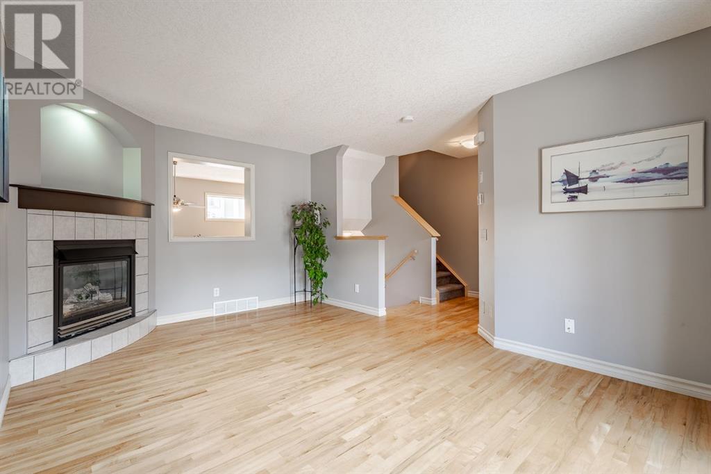 Single Family House 4 Level for Sale in  Inglewood Grove SE Inglewood Calgary 