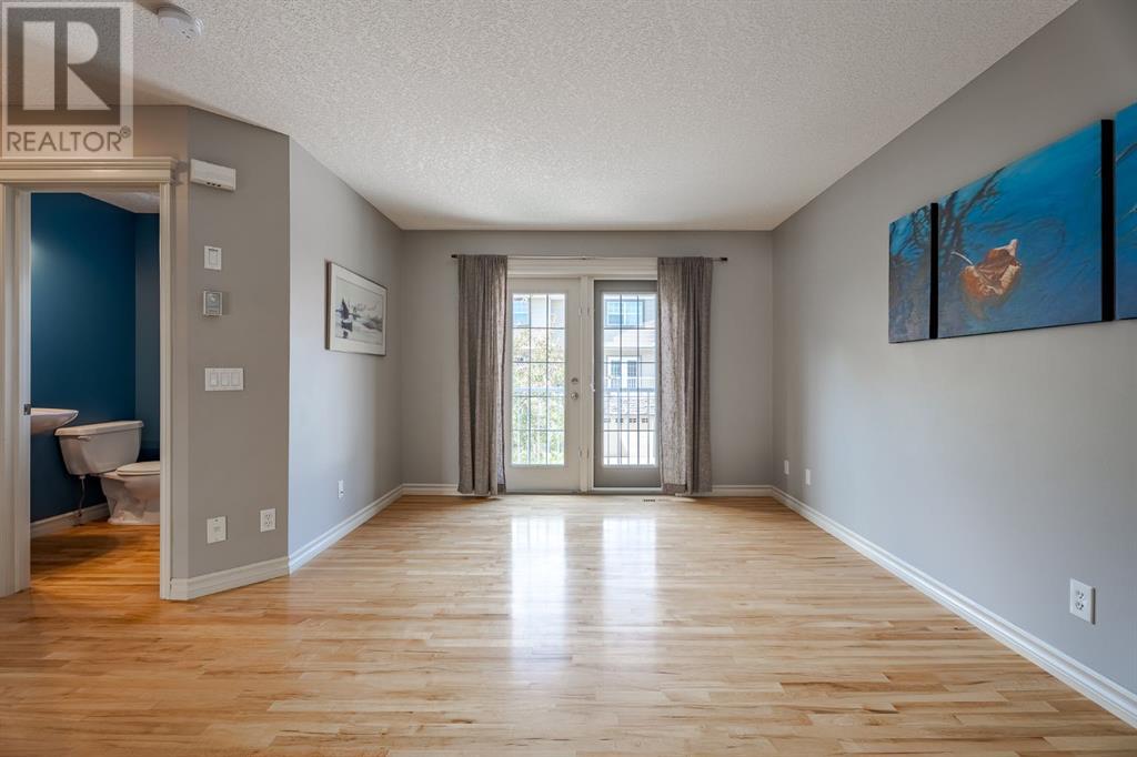 Single Family House 4 Level for Sale in  Inglewood Grove SE Inglewood Calgary 