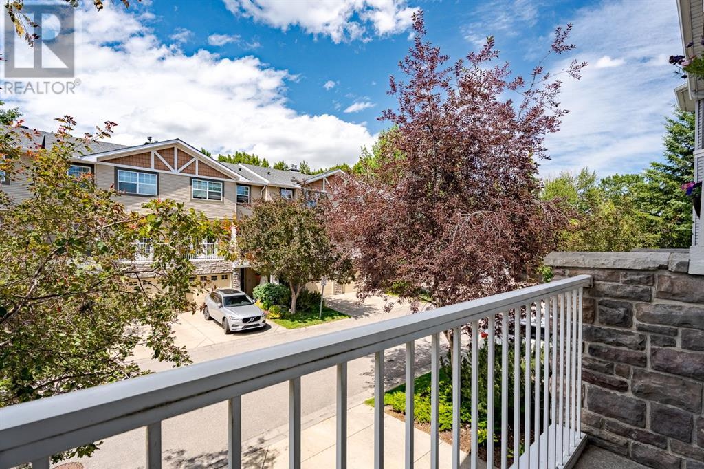 Single Family House 4 Level for Sale in  Inglewood Grove SE Inglewood Calgary 