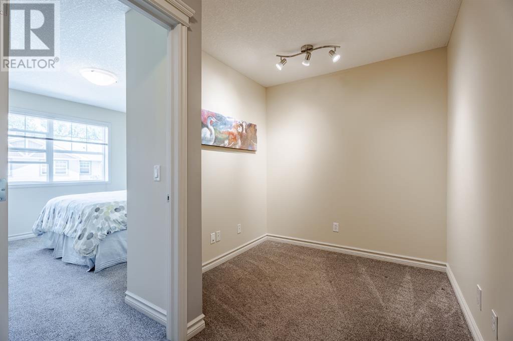Single Family House 4 Level for Sale in  Inglewood Grove SE Inglewood Calgary 