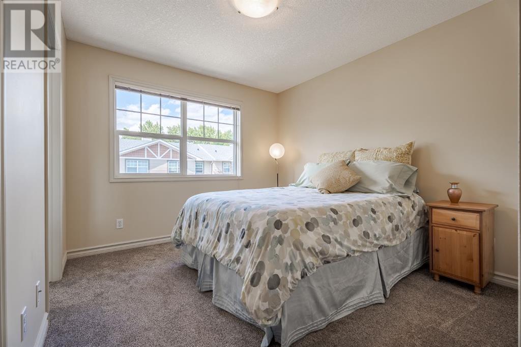 Single Family House 4 Level for Sale in  Inglewood Grove SE Inglewood Calgary 