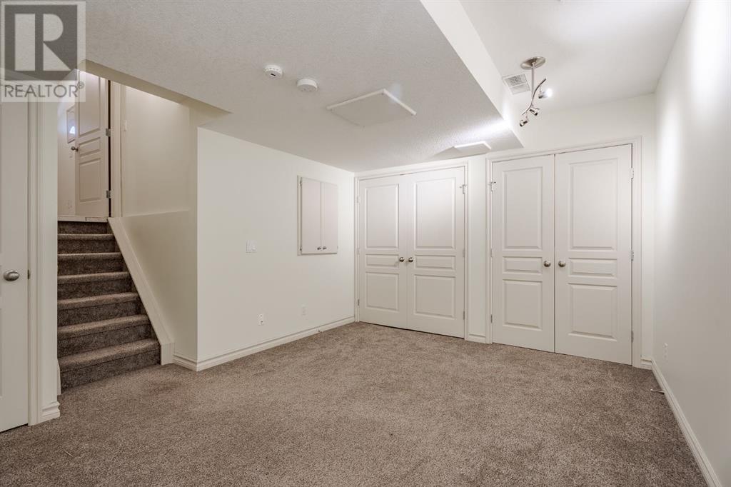 Single Family House 4 Level for Sale in  Inglewood Grove SE Inglewood Calgary 