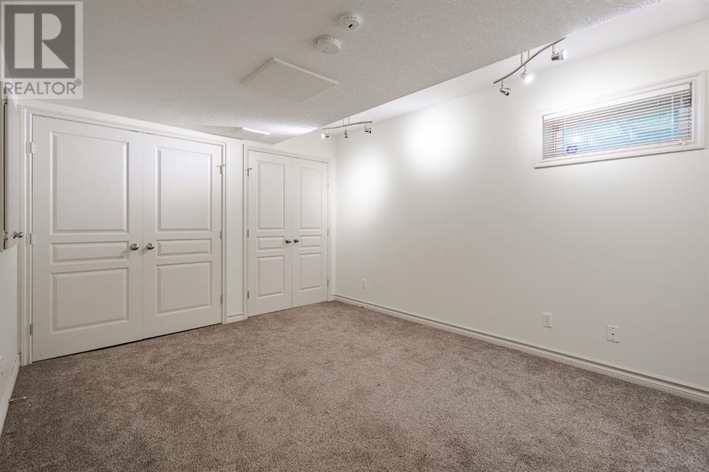 Single Family House 4 Level for Sale in  Inglewood Grove SE Inglewood Calgary 