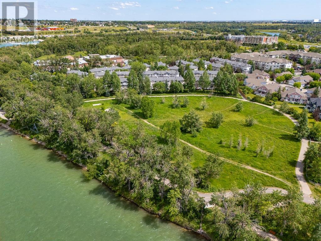 Single Family House 4 Level for Sale in  Inglewood Grove SE Inglewood Calgary 