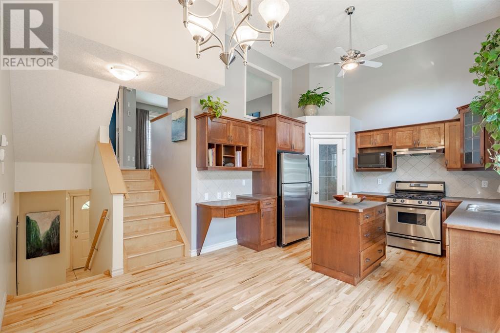 Single Family House 4 Level for Sale in  Inglewood Grove SE Inglewood Calgary 