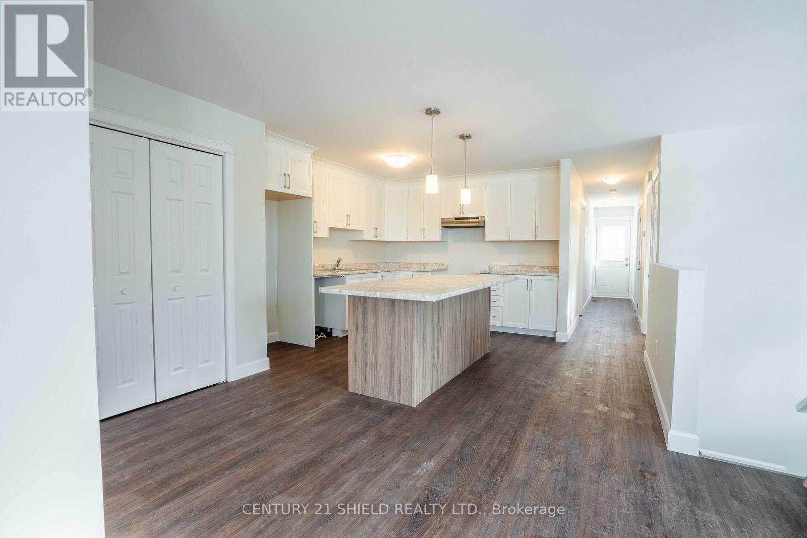 Photo 2 of 301 Kooiman Avenue, Cornwall ON