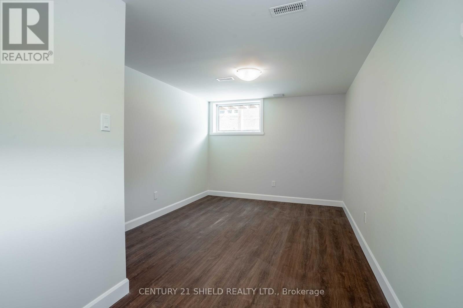 Photo 22 of 301 Kooiman Avenue, Cornwall ON