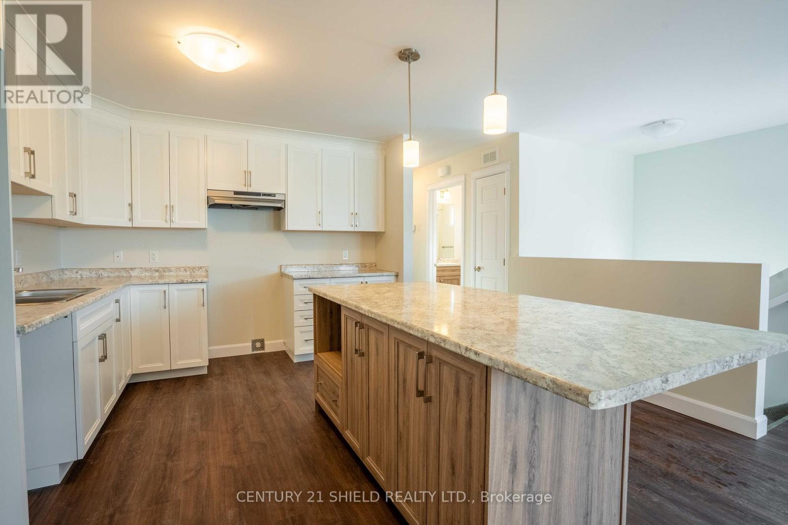 Photo 3 of 301 Kooiman Avenue, Cornwall ON