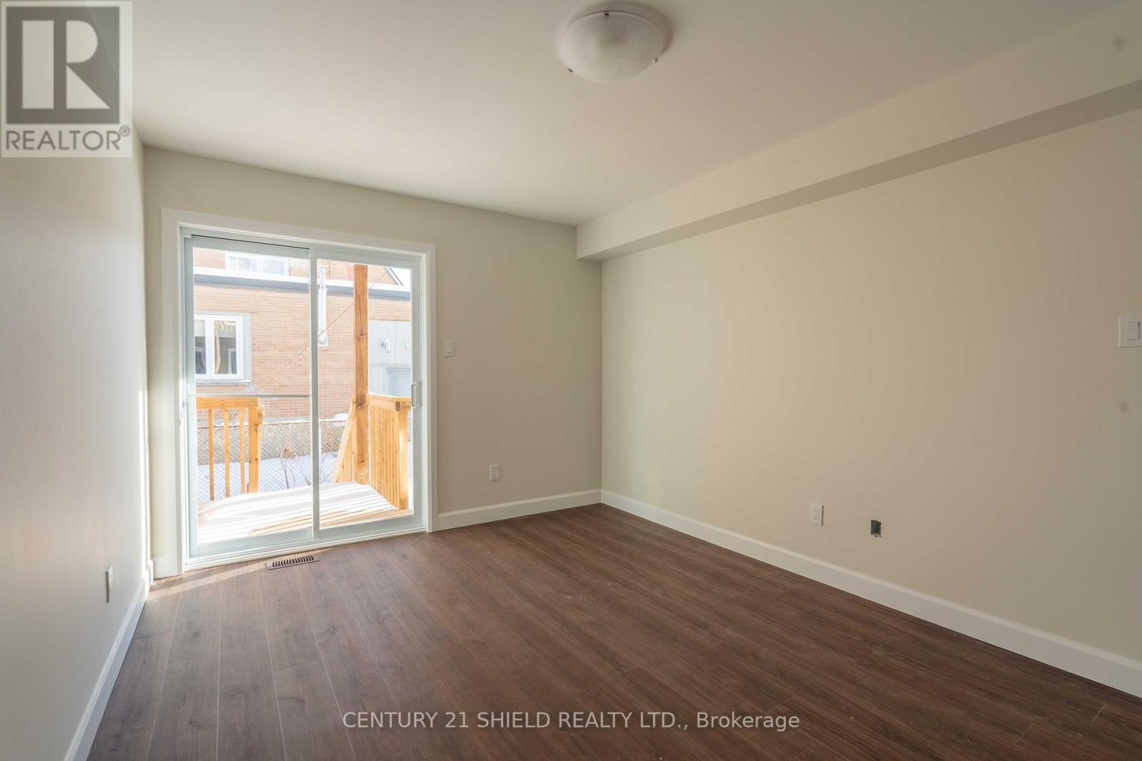 Photo 7 of 301 Kooiman Avenue, Cornwall ON