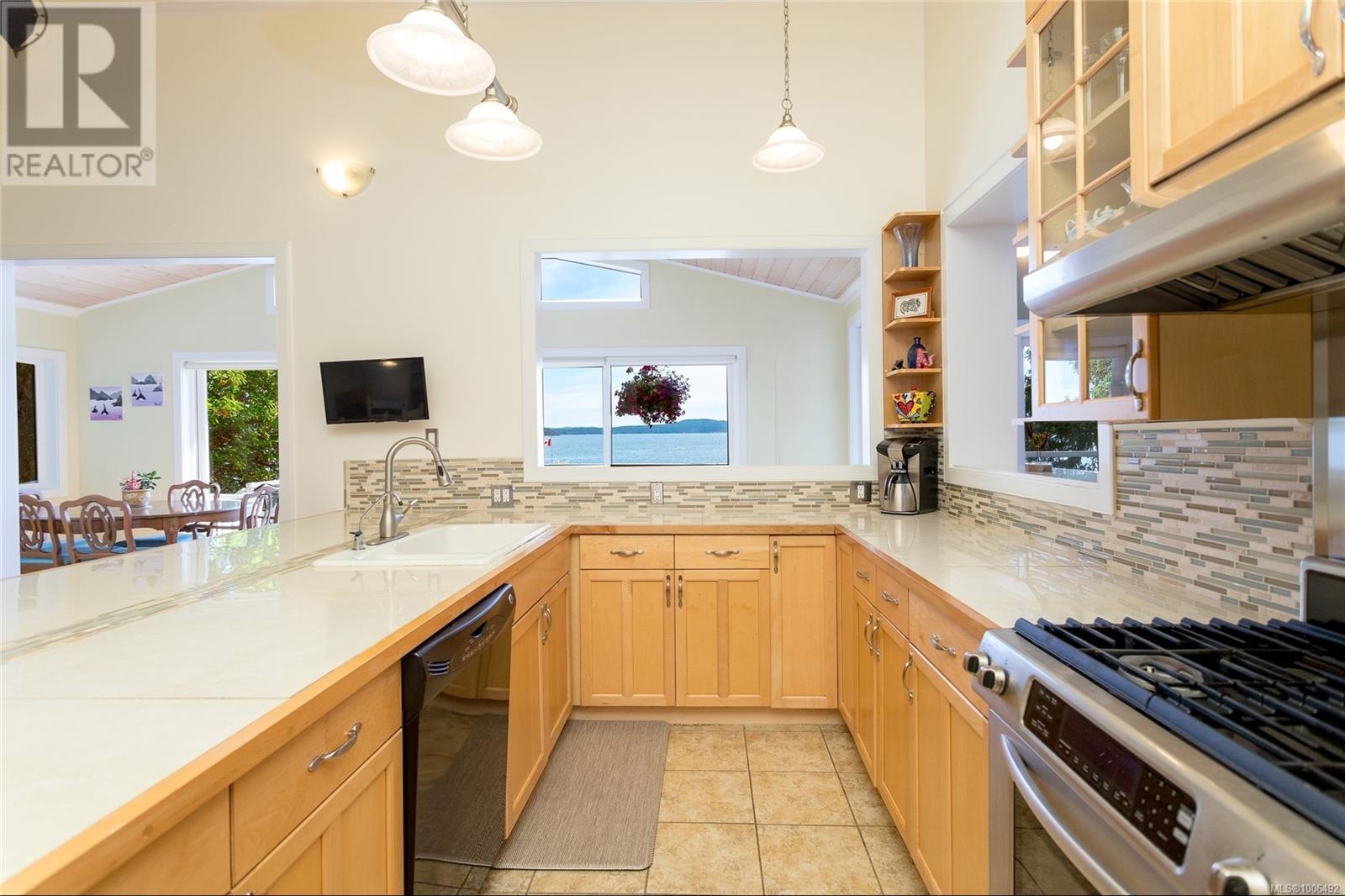  73 McKenzie Crescent, Piers Island