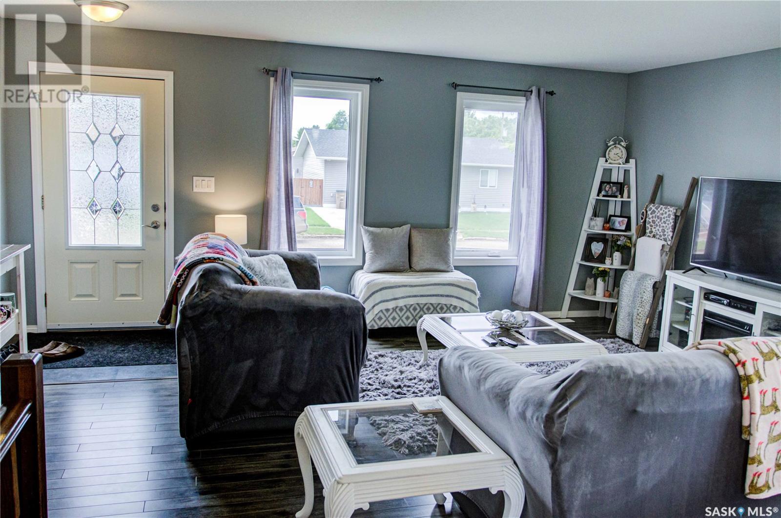 Photo 7 of 216 2nd Avenue S, Melfort SK