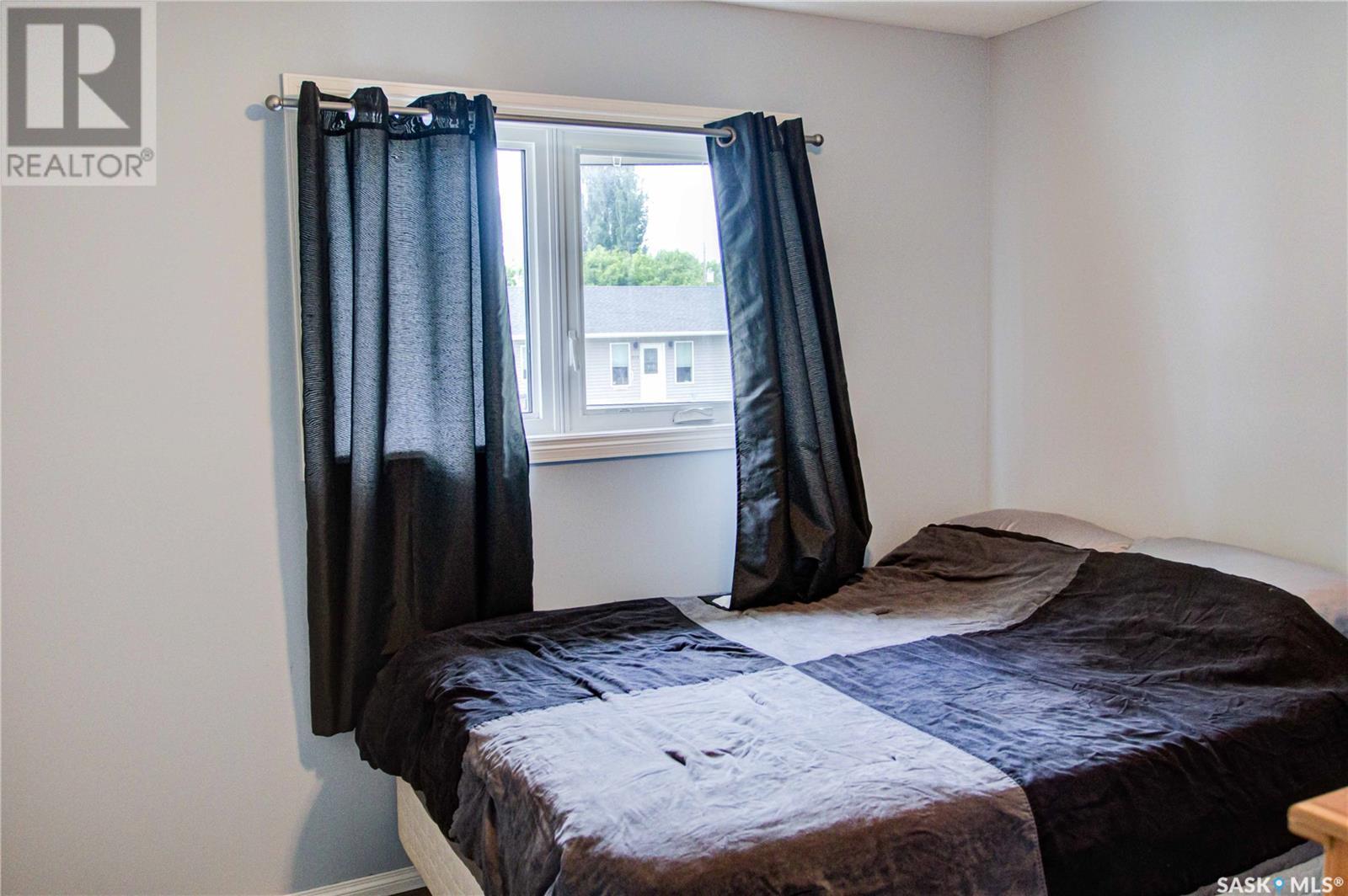 Photo 10 of 216 2nd Avenue S, Melfort SK