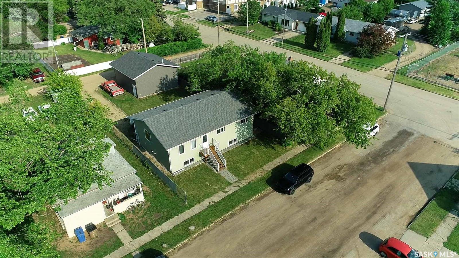 Photo 33 of 216 2nd Avenue S, Melfort SK