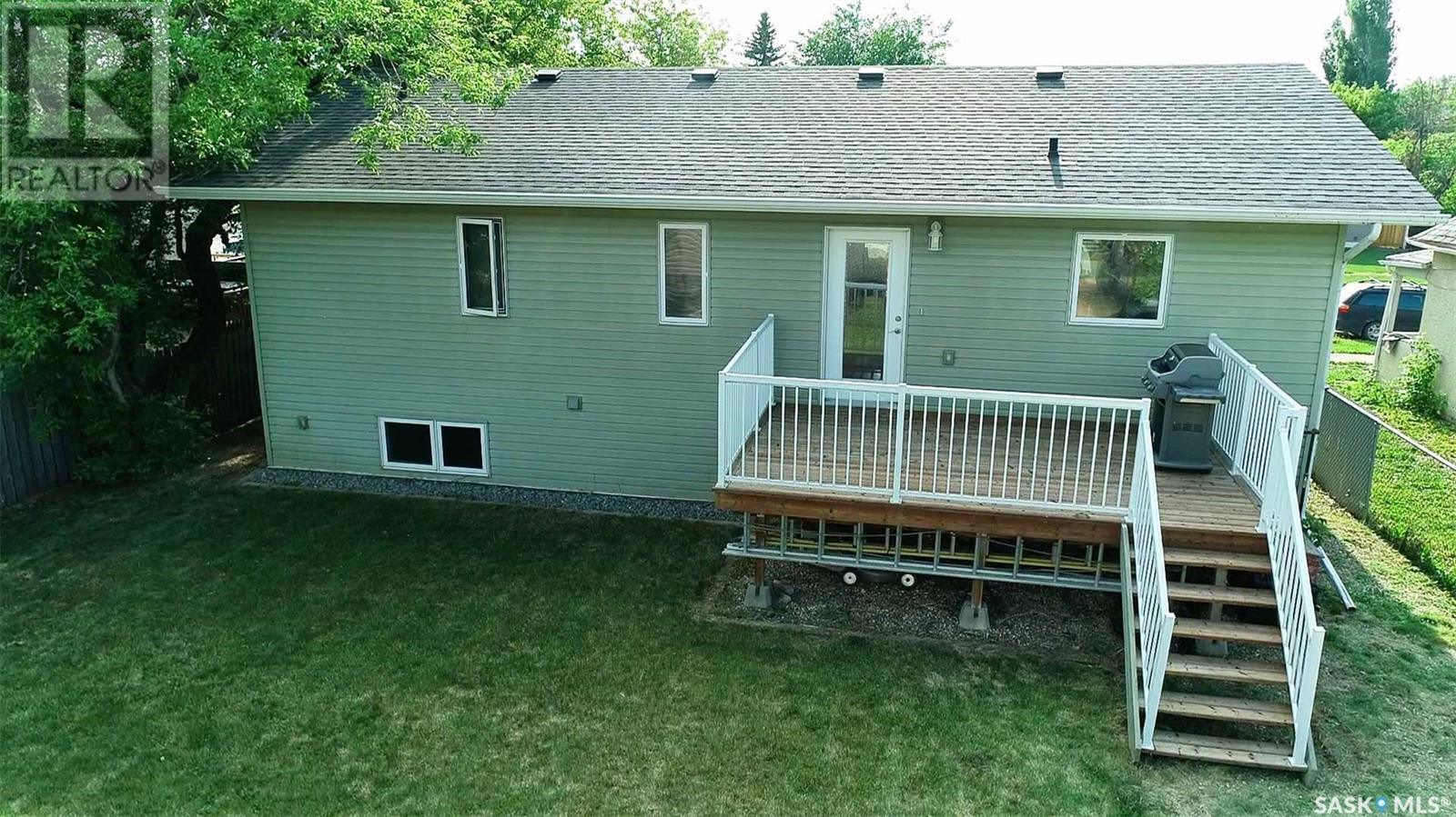 Photo 28 of 216 2nd Avenue S, Melfort SK