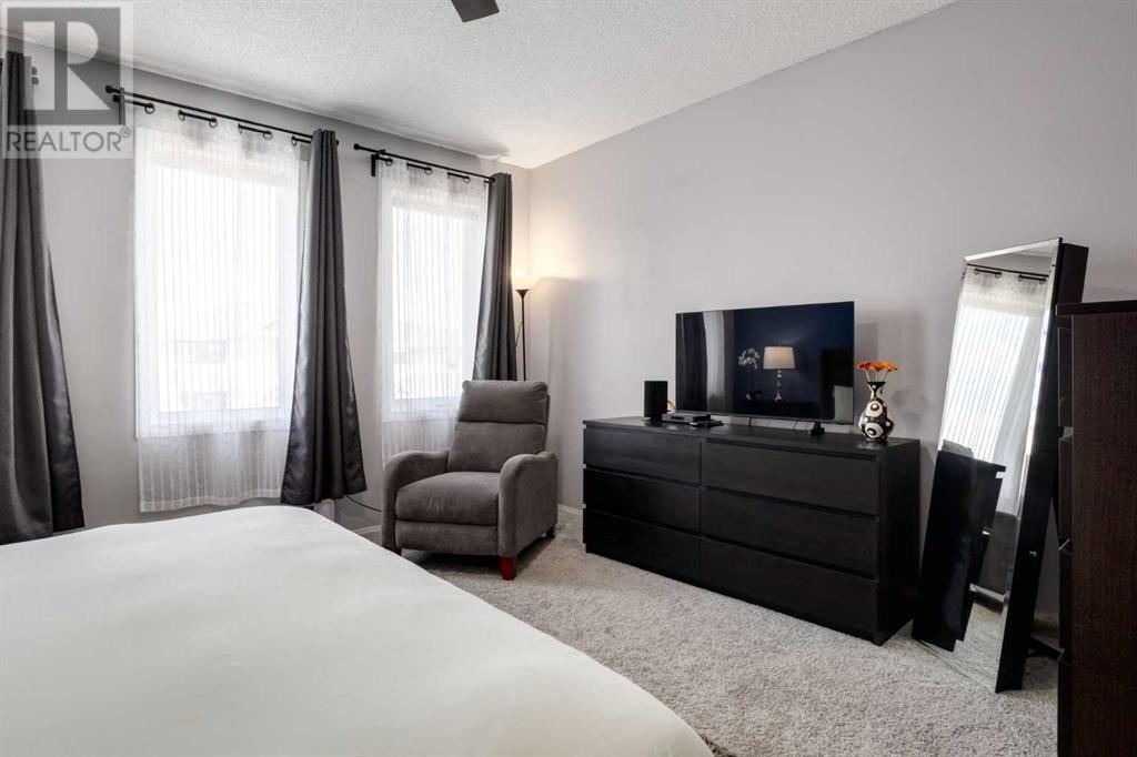 Single Family House for Sale in  Douglas Ridge Green SE Douglasdale/Glen Calgary 