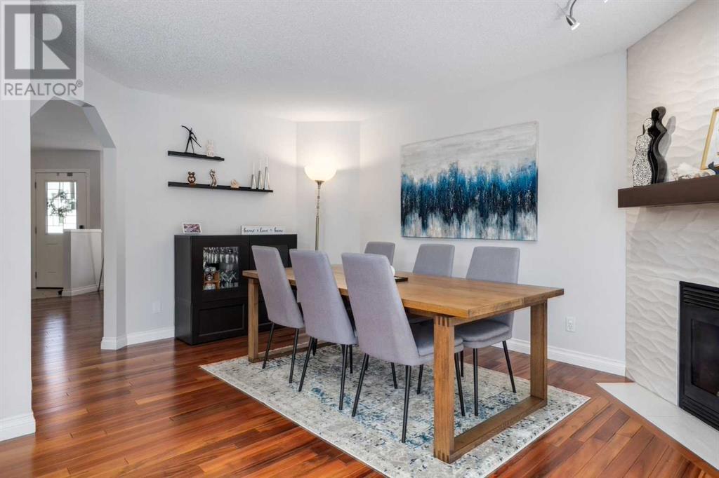 Single Family House for Sale in  Douglas Ridge Green SE Douglasdale/Glen Calgary 