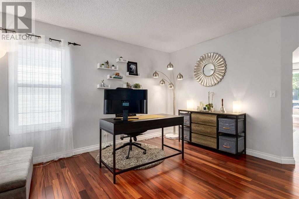 Single Family House for Sale in  Douglas Ridge Green SE Douglasdale/Glen Calgary 