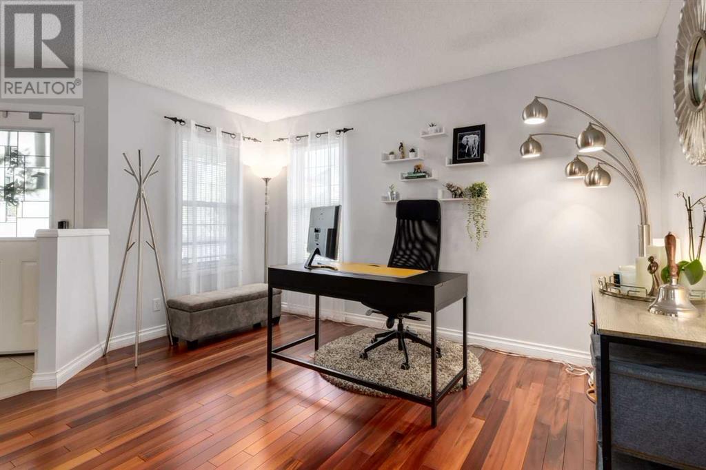 Single Family House for Sale in  Douglas Ridge Green SE Douglasdale/Glen Calgary 