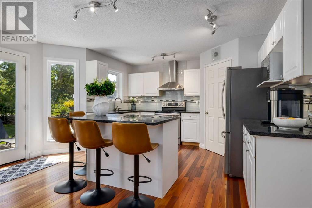 Single Family House for Sale in  Douglas Ridge Green SE Douglasdale/Glen Calgary 
