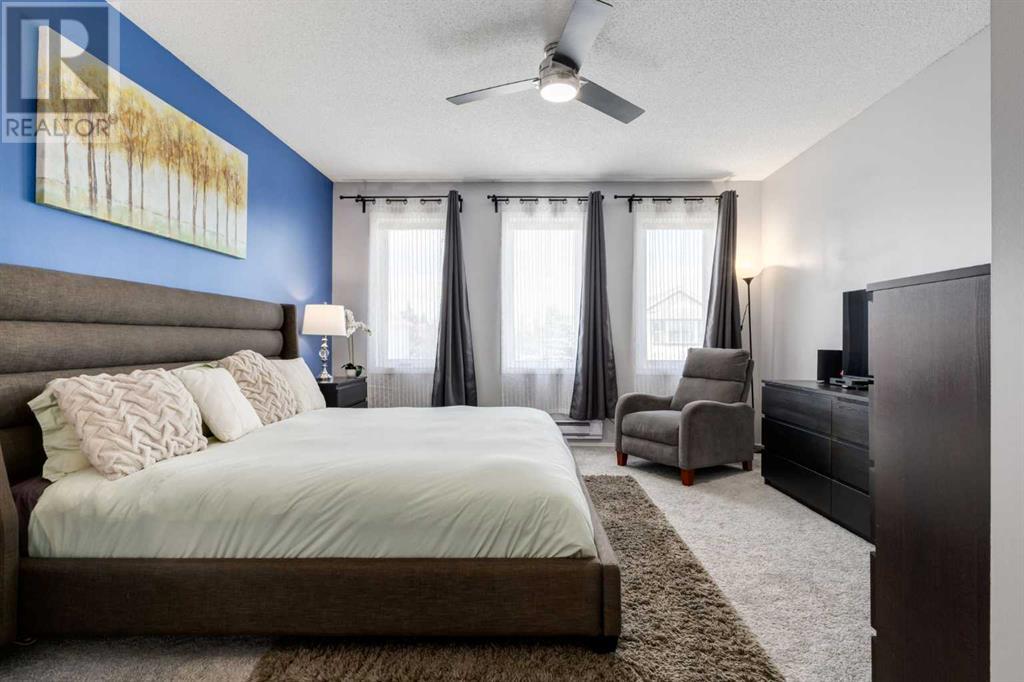 Single Family House for Sale in  Douglas Ridge Green SE Douglasdale/Glen Calgary 