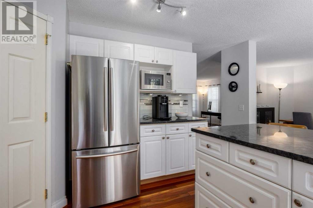 Single Family House for Sale in  Douglas Ridge Green SE Douglasdale/Glen Calgary 