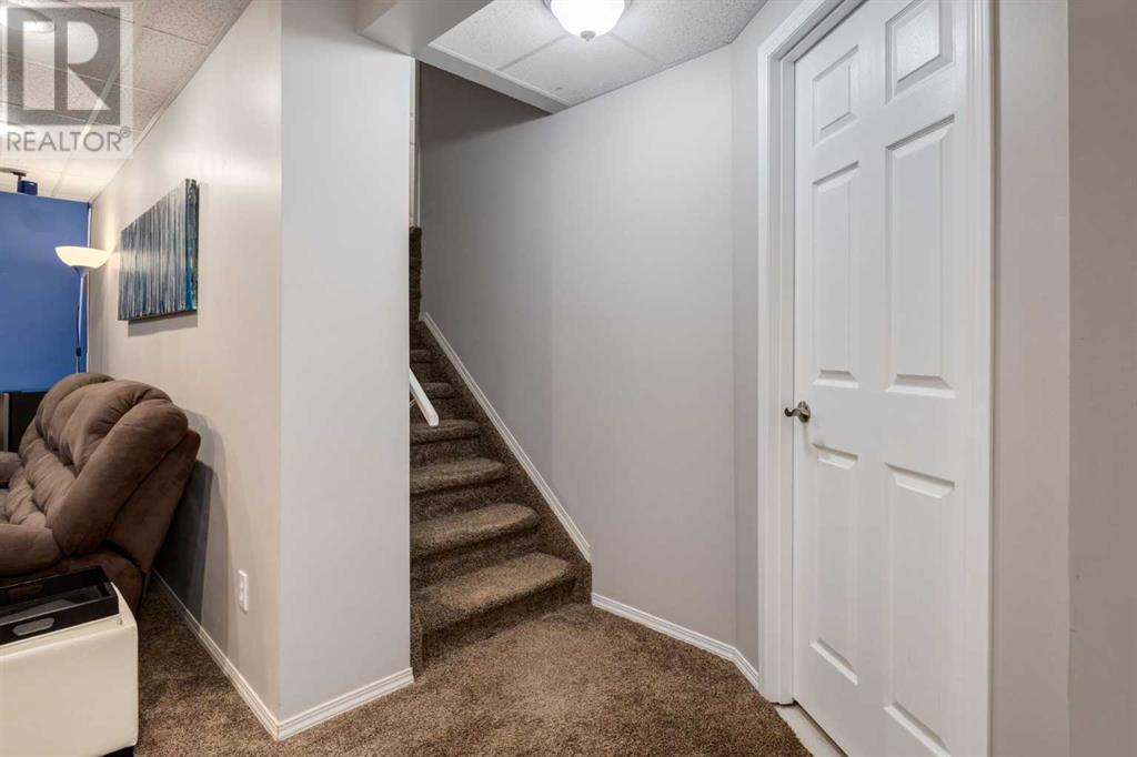 Single Family House for Sale in  Douglas Ridge Green SE Douglasdale/Glen Calgary 