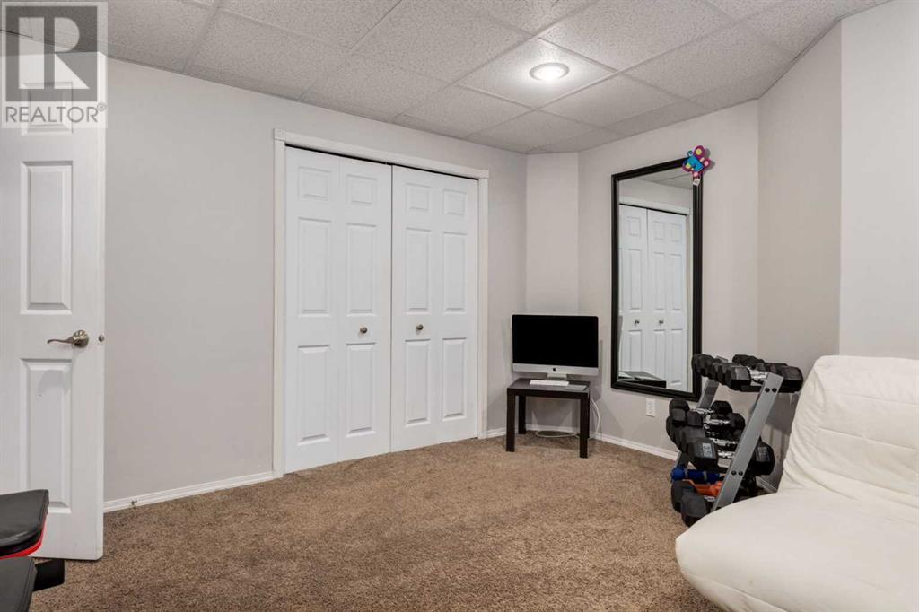 Single Family House for Sale in  Douglas Ridge Green SE Douglasdale/Glen Calgary 