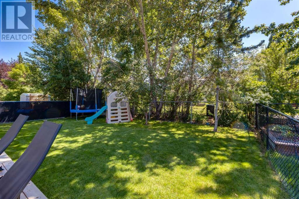 Single Family House for Sale in  Douglas Ridge Green SE Douglasdale/Glen Calgary 