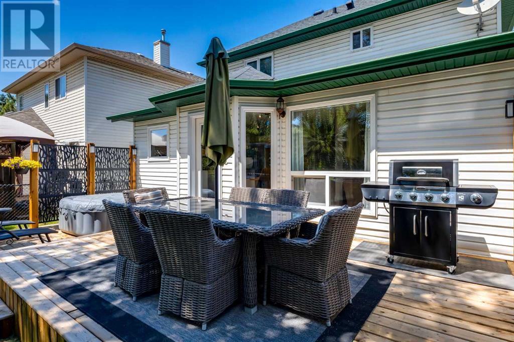 Single Family House for Sale in  Douglas Ridge Green SE Douglasdale/Glen Calgary 