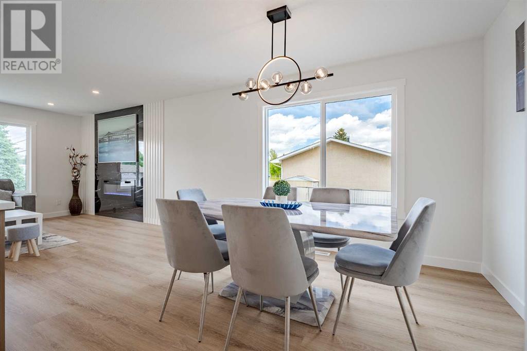 Single Family House Bi-level for Sale in  Huntbourne Road NE Huntington Hills Calgary 