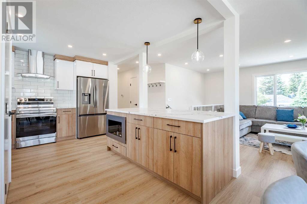 Single Family House Bi-level for Sale in  Huntbourne Road NE Huntington Hills Calgary 