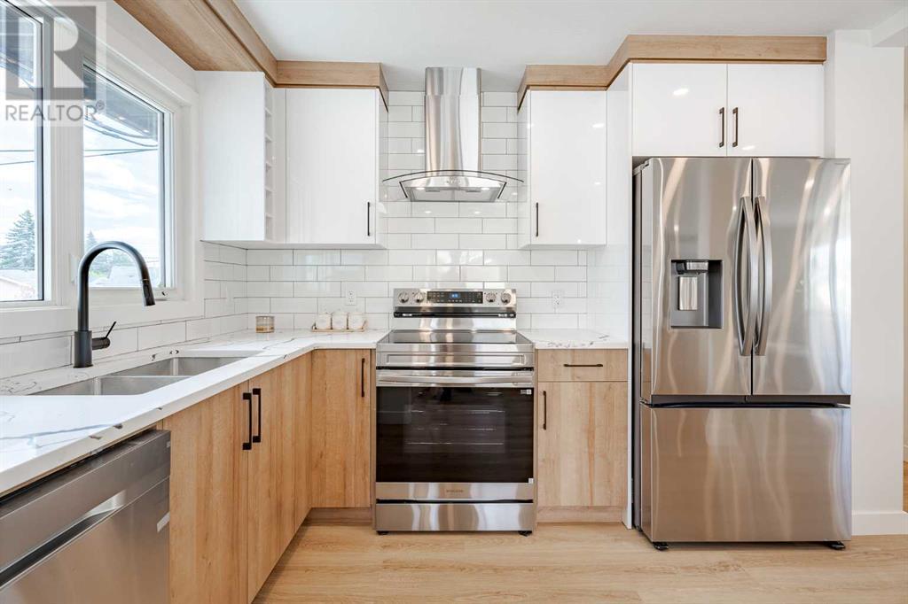 Single Family House Bi-level for Sale in  Huntbourne Road NE Huntington Hills Calgary 